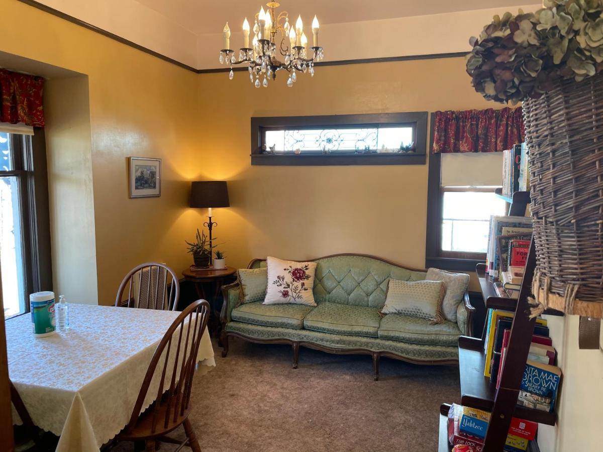 Country Bed & Breakfast 2*