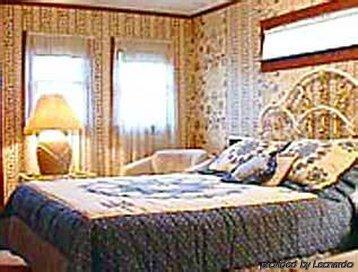 Country Bed & Breakfast 2*